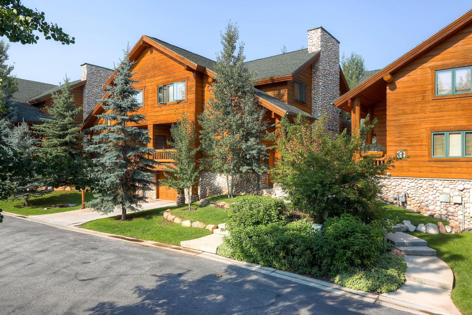 Timber Wolf Lodge by Park City Lodging Main image 2